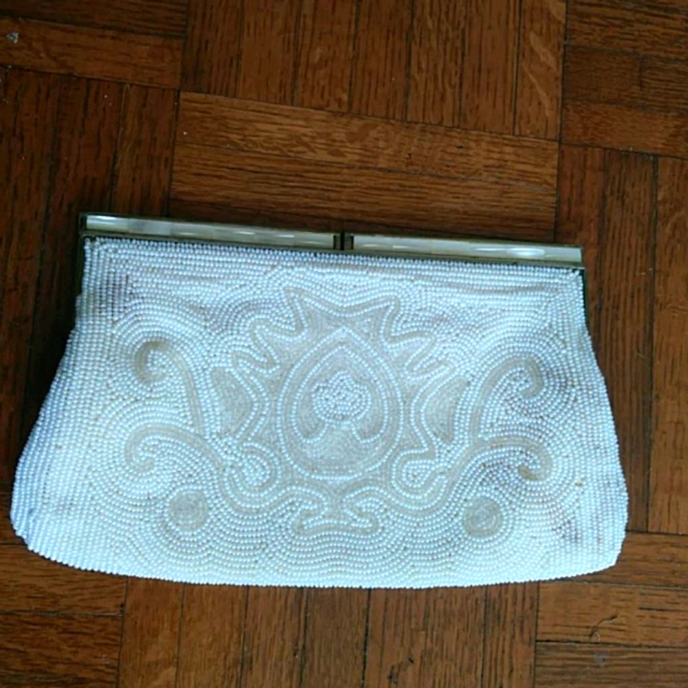 Vintage Charliss of Chicago beaded clutch